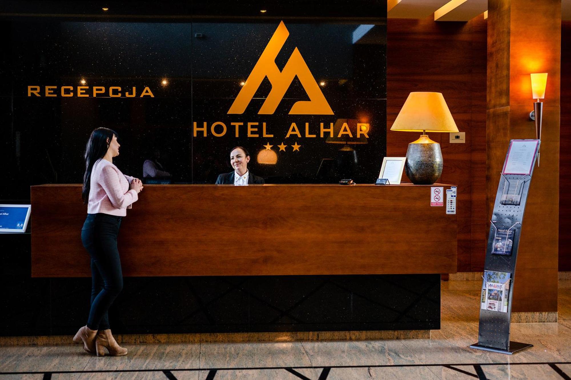 Hotel Alhar ルブリニェツ エクステリア 写真