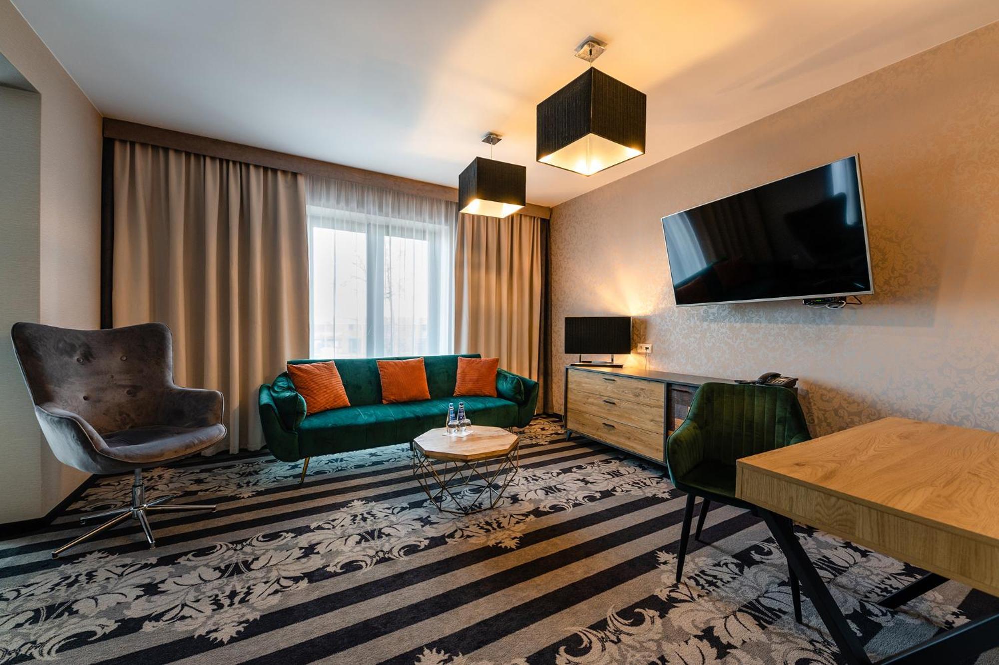 Hotel Alhar ルブリニェツ エクステリア 写真