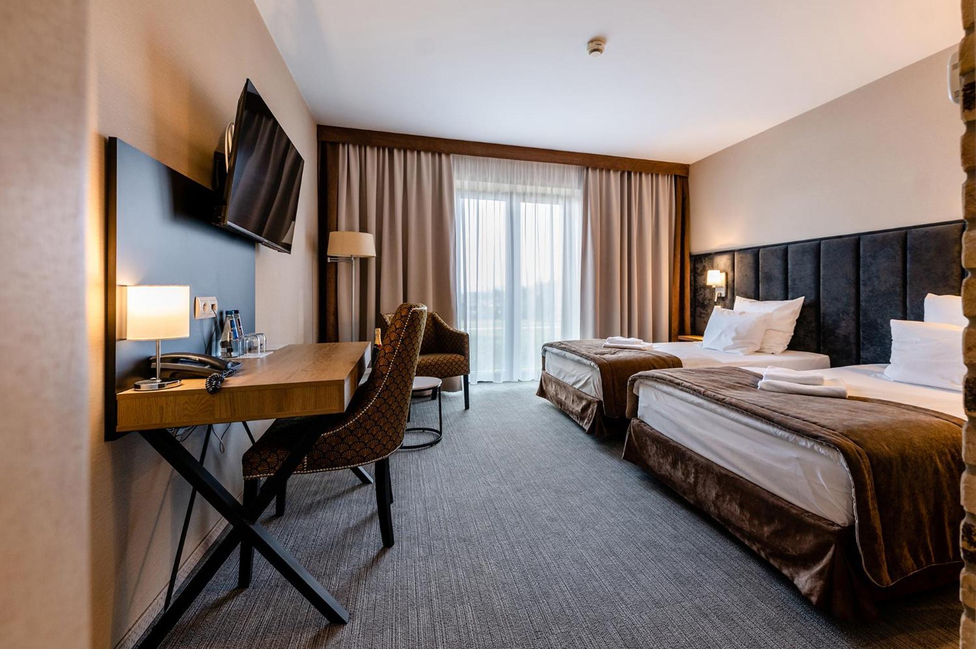 Hotel Alhar ルブリニェツ エクステリア 写真