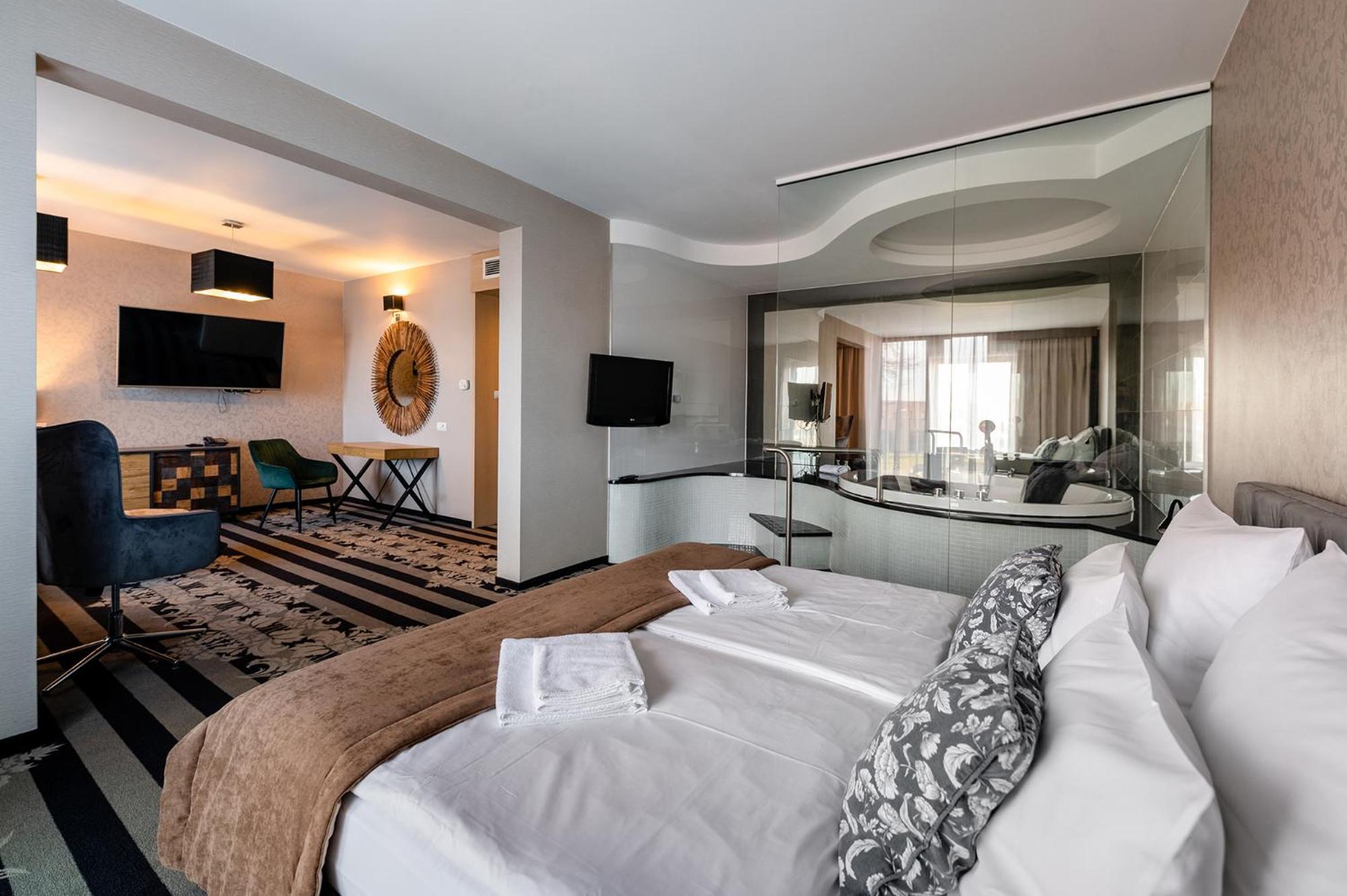 Hotel Alhar ルブリニェツ エクステリア 写真