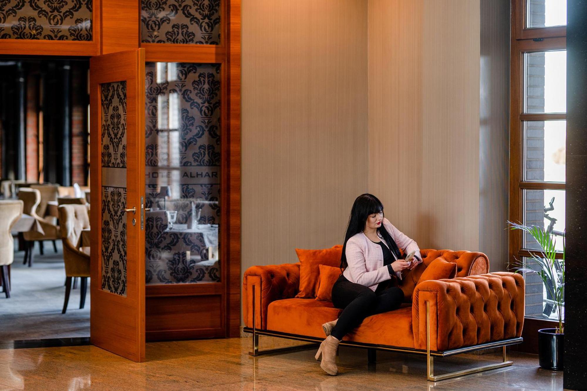 Hotel Alhar ルブリニェツ エクステリア 写真