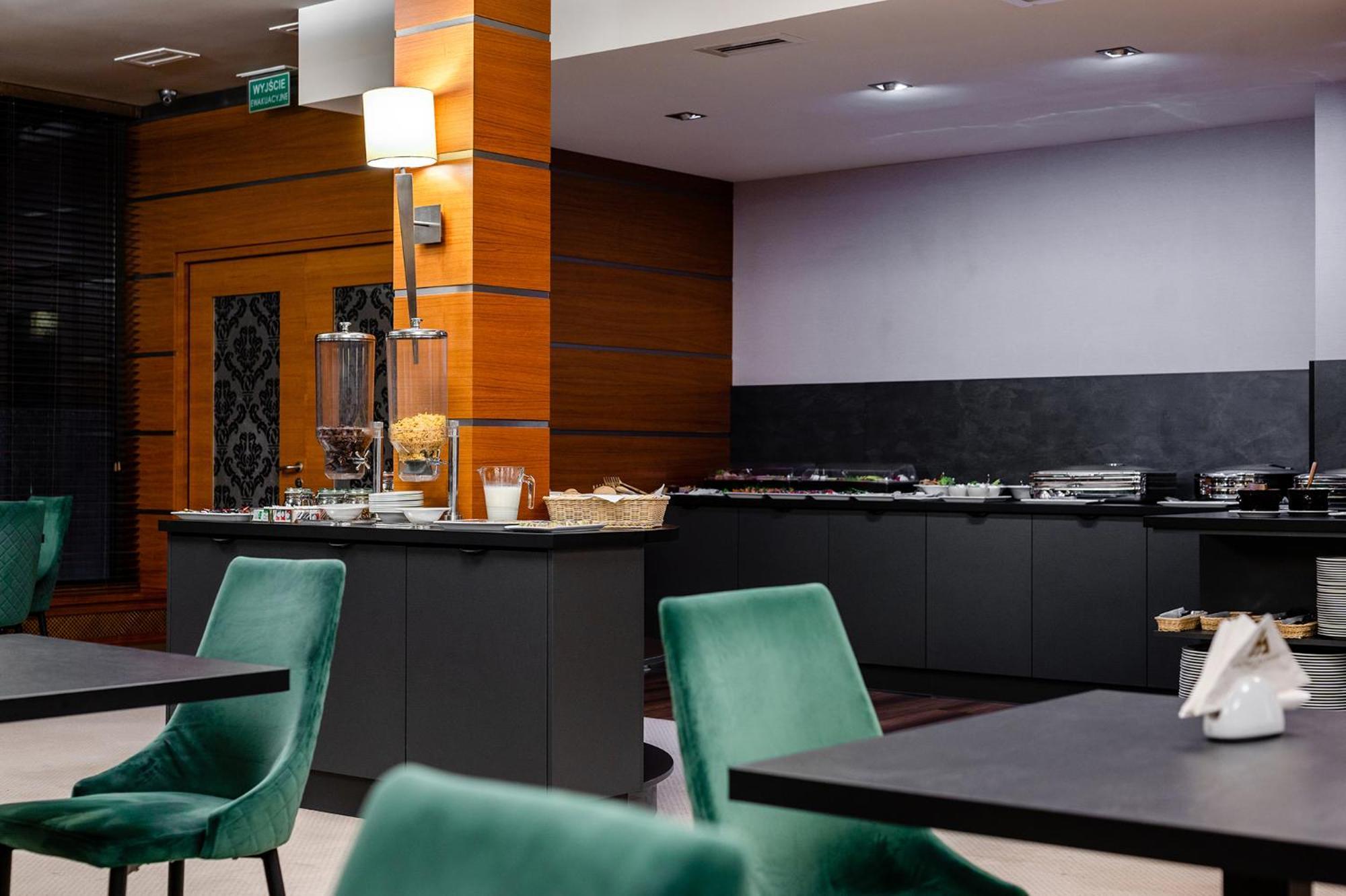Hotel Alhar ルブリニェツ エクステリア 写真