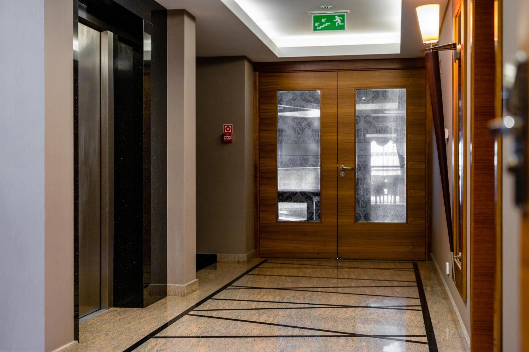 Hotel Alhar ルブリニェツ エクステリア 写真