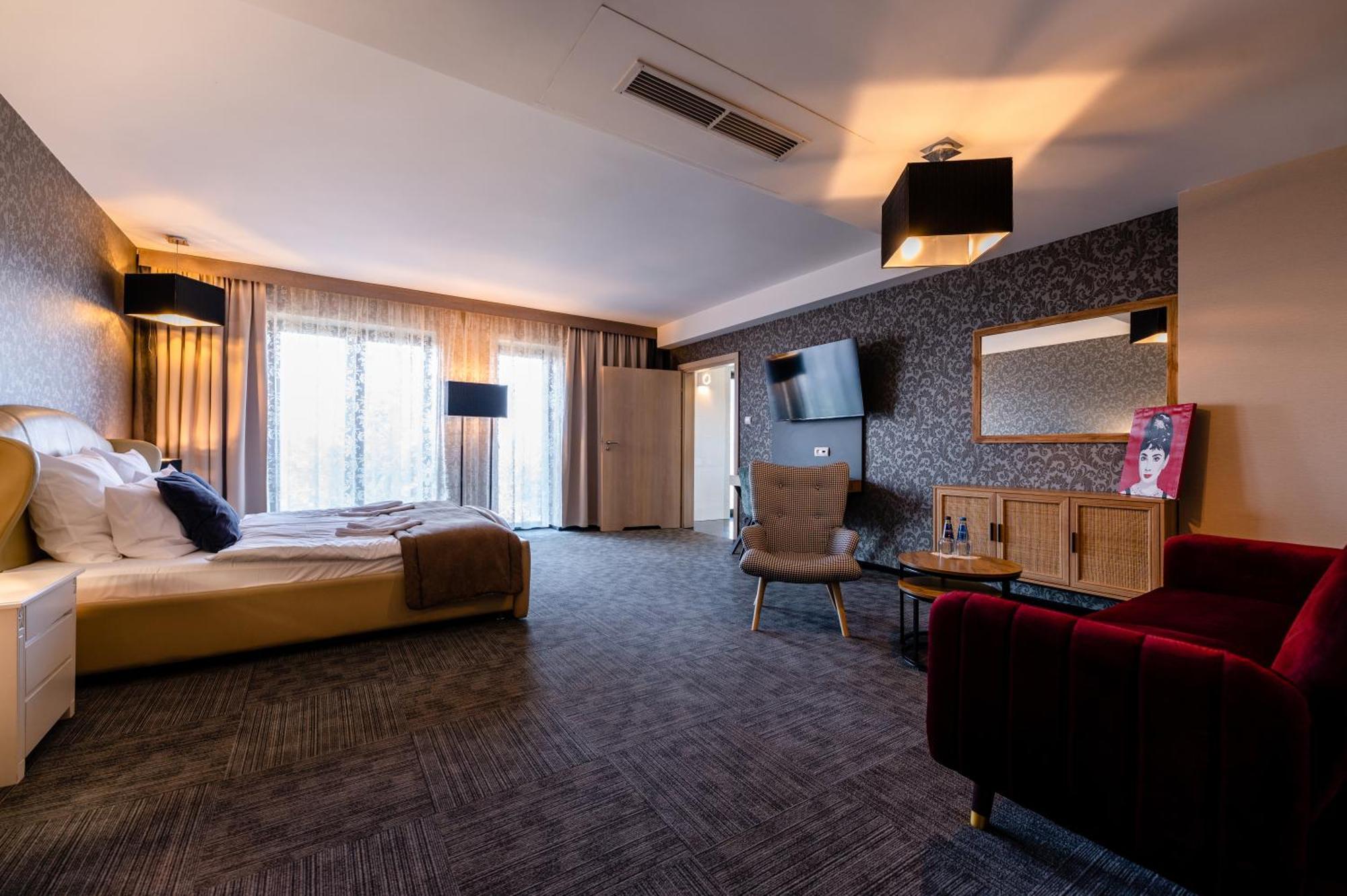 Hotel Alhar ルブリニェツ エクステリア 写真